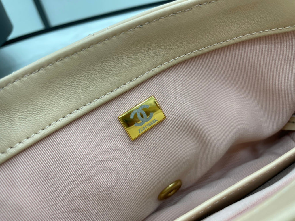 Chanel - Luxury Bag - CHL - 628
