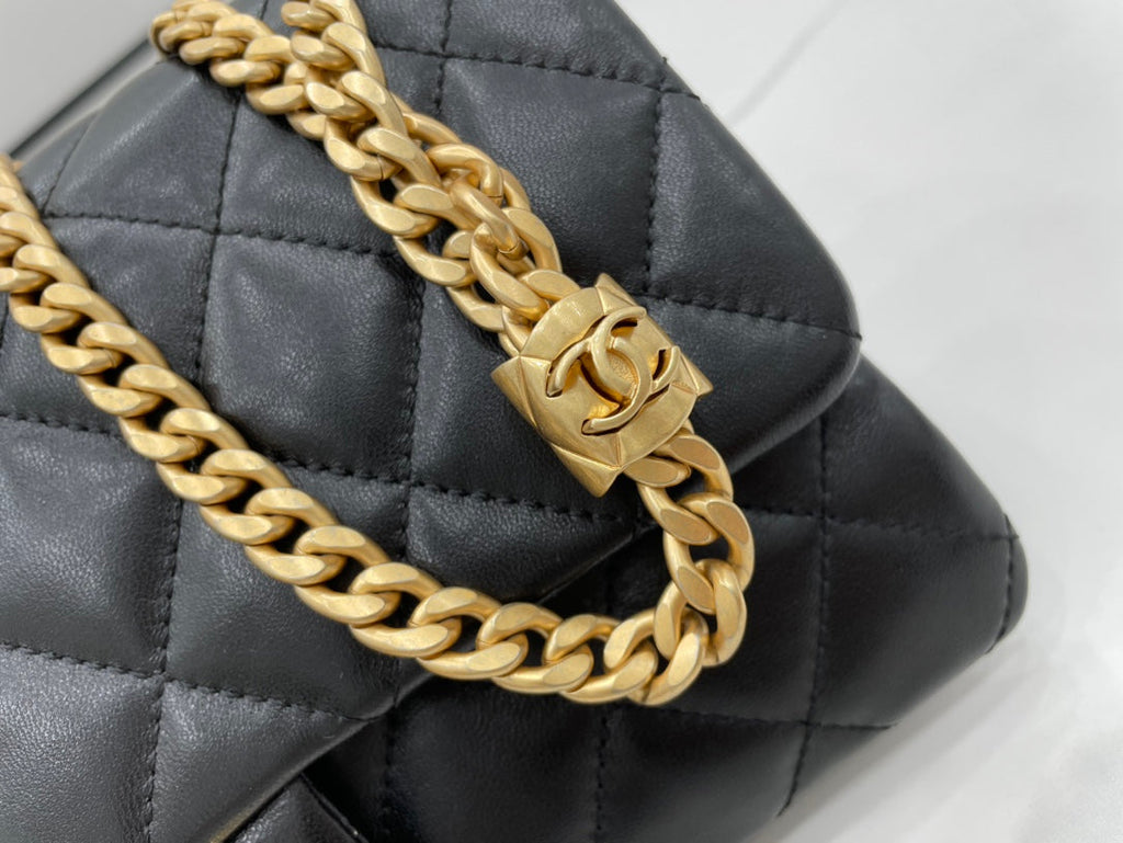 Chanel - Luxury Bag - CHL - 630
