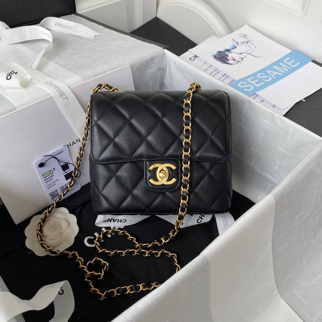 Chanel - Luxury Bag - CHL - 521