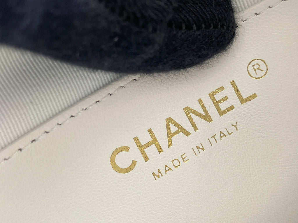 Chanel - Luxury Bag - CHL - 584