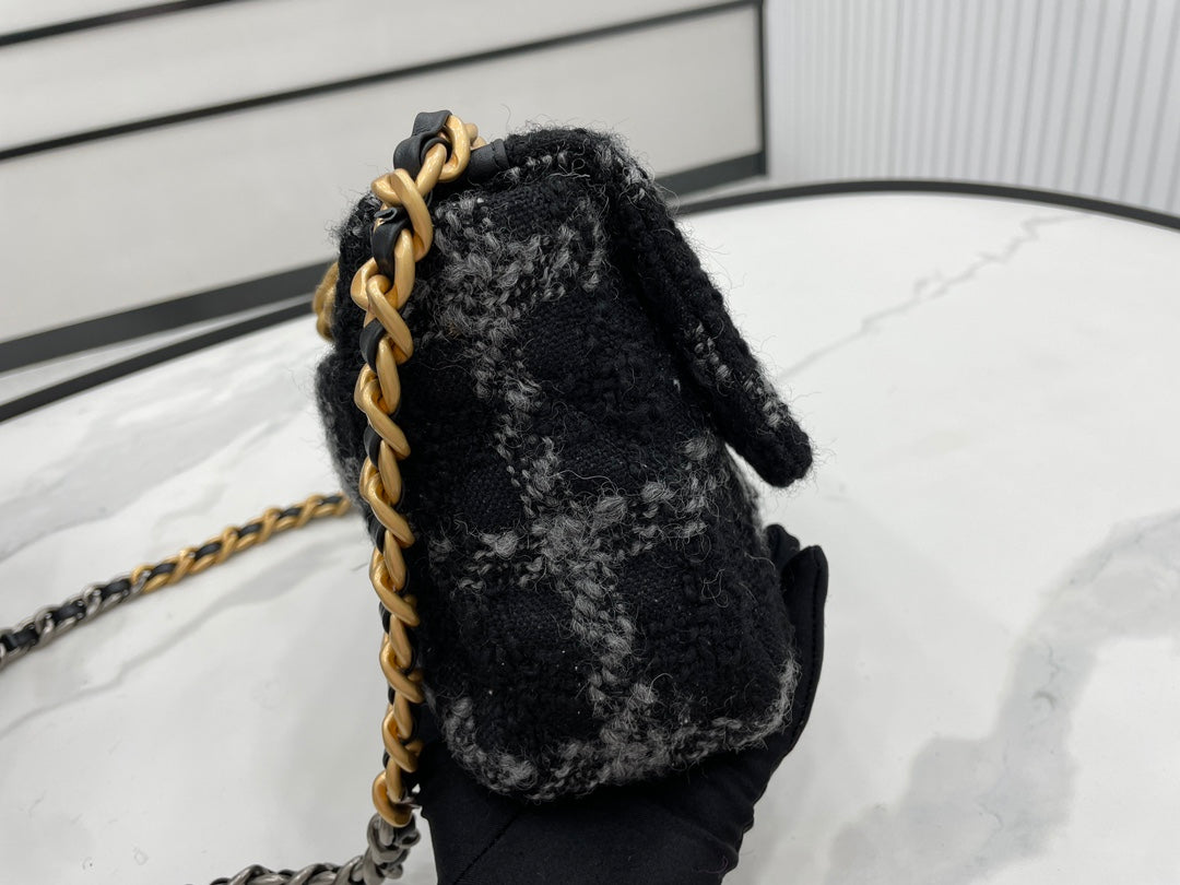 Chanel - Luxury Bag - CHL - 487