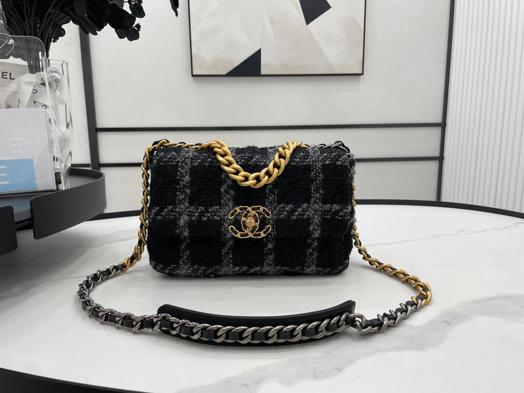 Chanel - Luxury Bag - CHL - 487