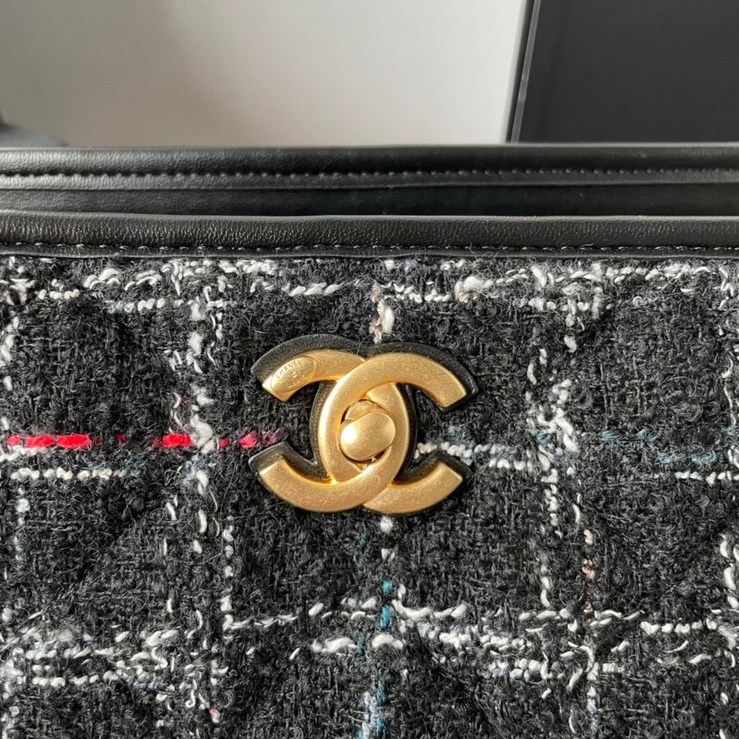 Chanel - Luxury Bag - CHL - 322