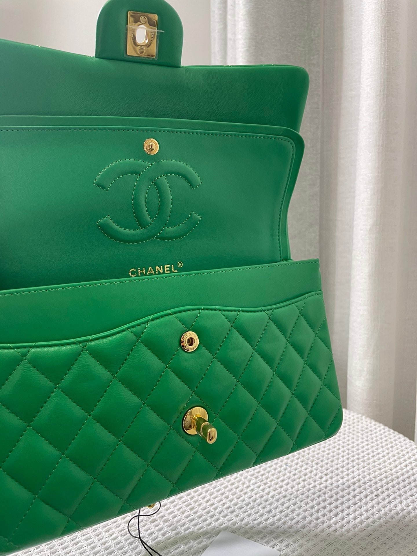 Chanel - Luxury Bag - CHL - 404
