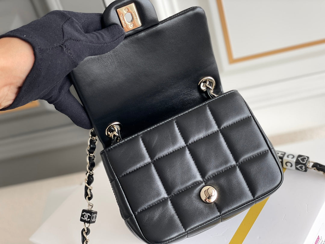 Chanel - Luxury Bag - CHL - 389