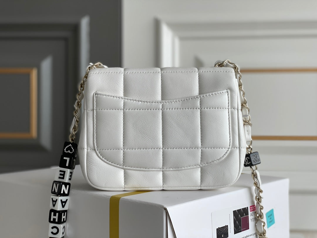 Chanel - Luxury Bag - CHL - 390
