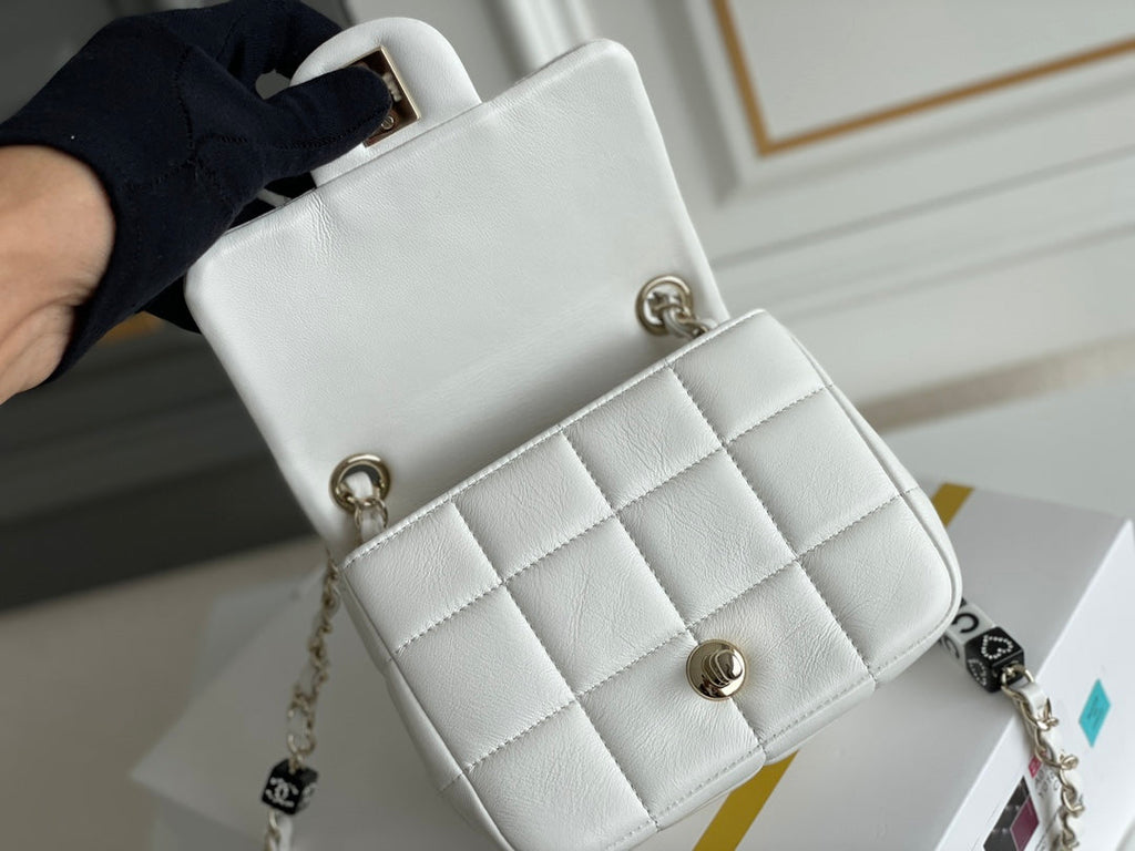Chanel - Luxury Bag - CHL - 390