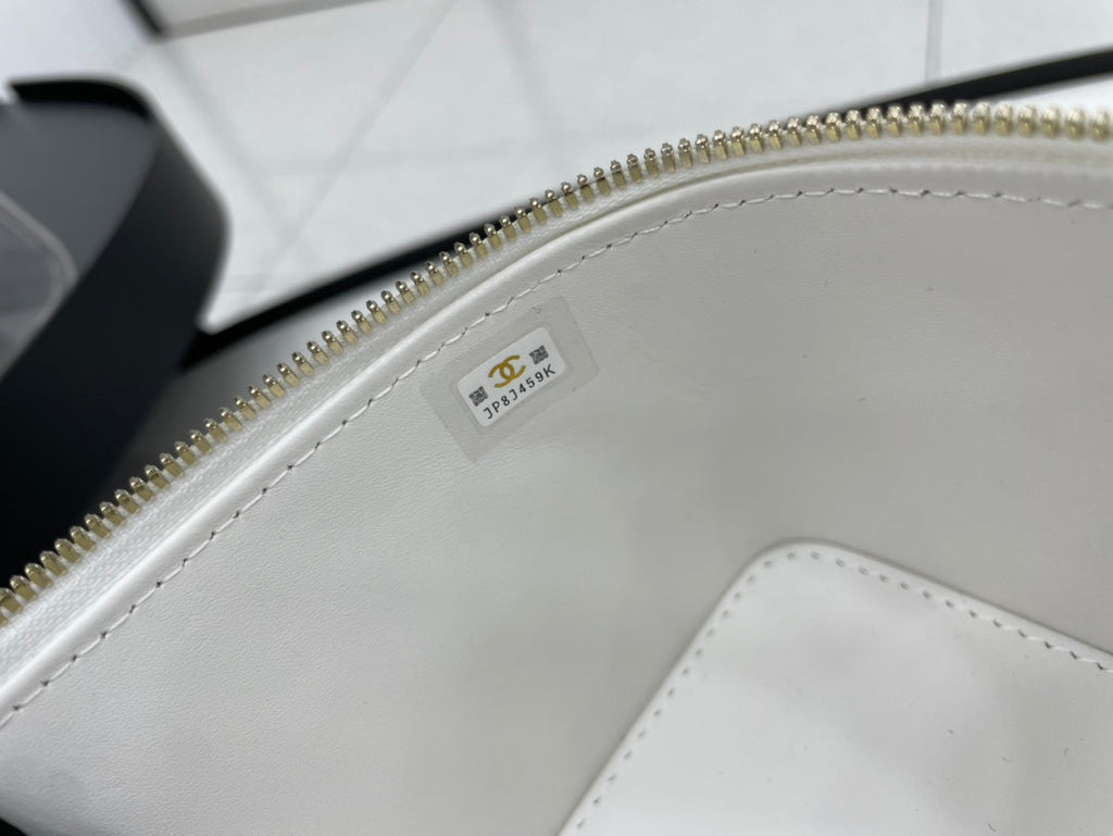 Chanel - Luxury Bag - CHL - 337