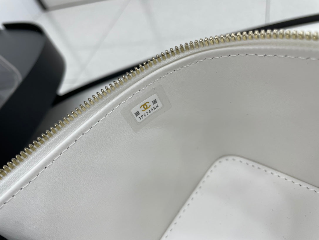 Chanel - Luxury Bag - CHL - 337