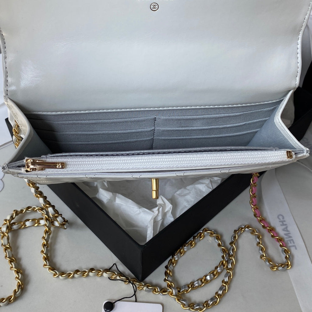 Chanel - Luxury Bag - CHL - 330