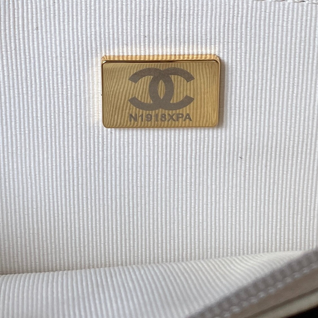 Chanel - Luxury Bag - CHL - 242