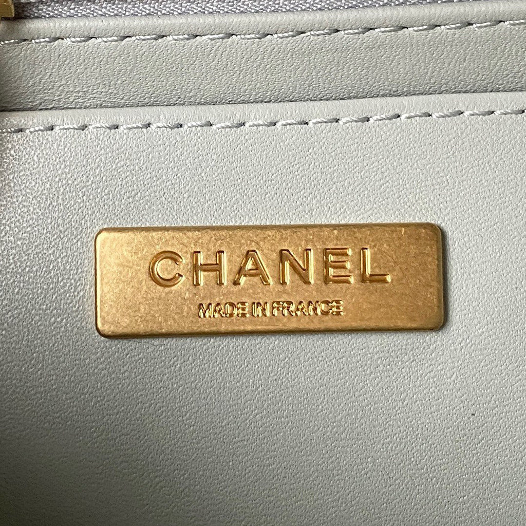 Chanel - Luxury Bag - CHL - 217