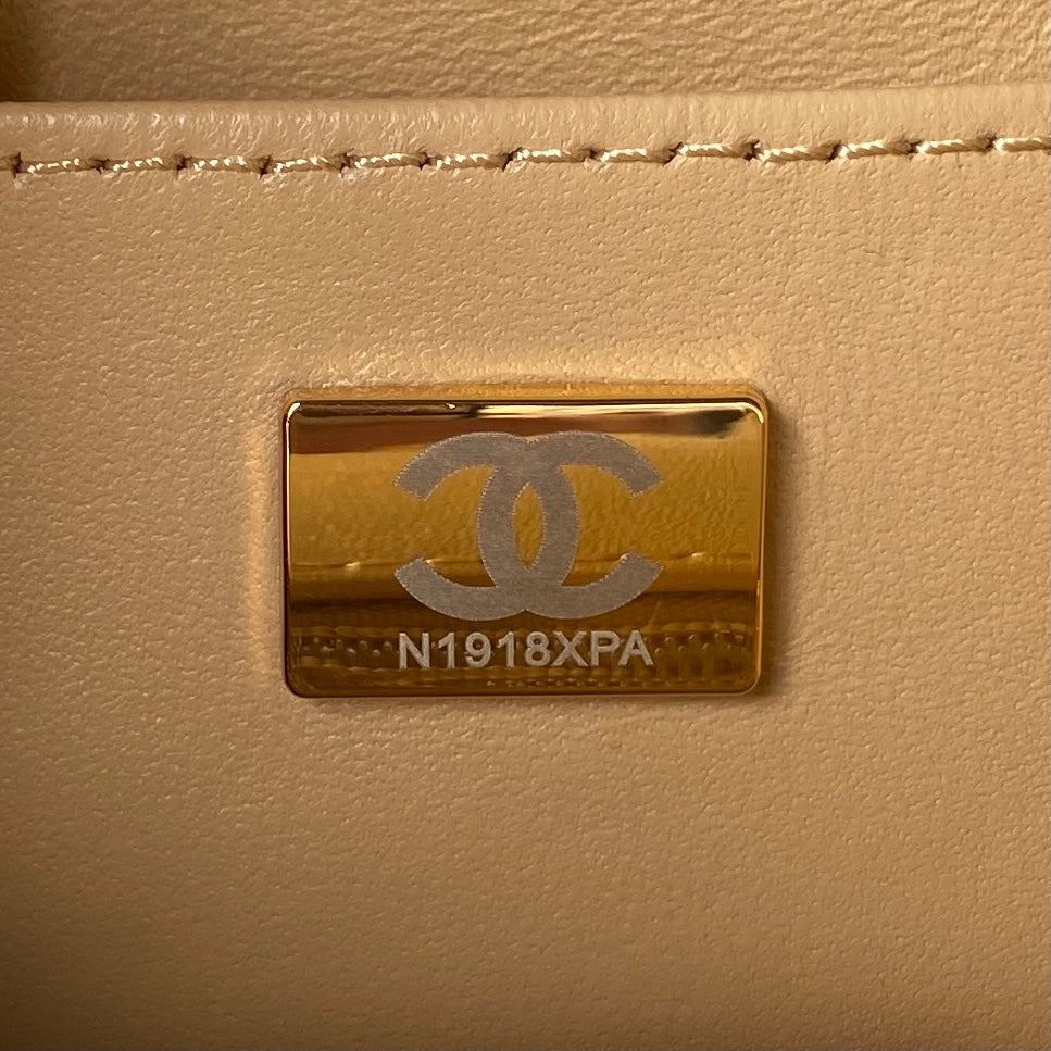 Chanel - Luxury Bag - CHL - 213