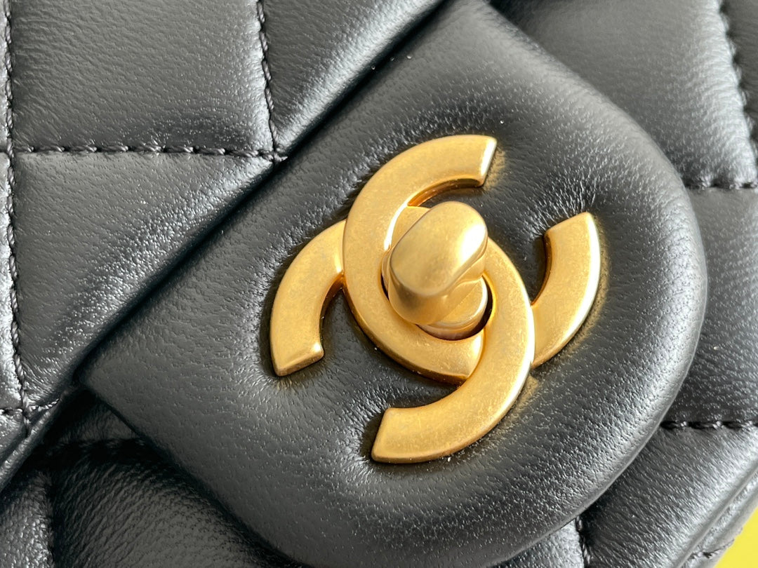Chanel - Luxury Bag - CHL - 070