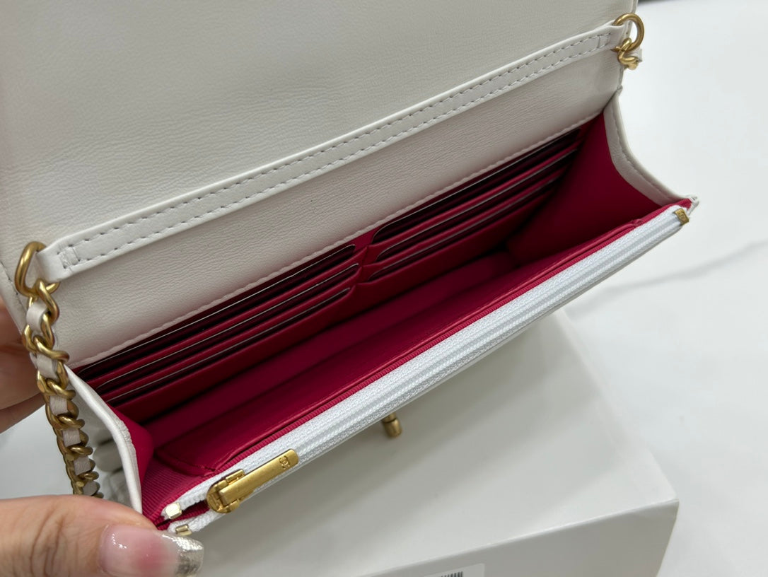 Chanel - Luxury Bag - CHL - 175