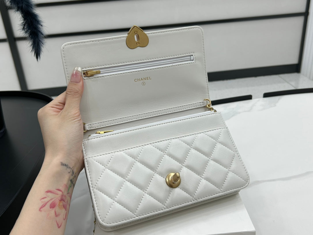 Chanel - Luxury Bag - CHL - 175