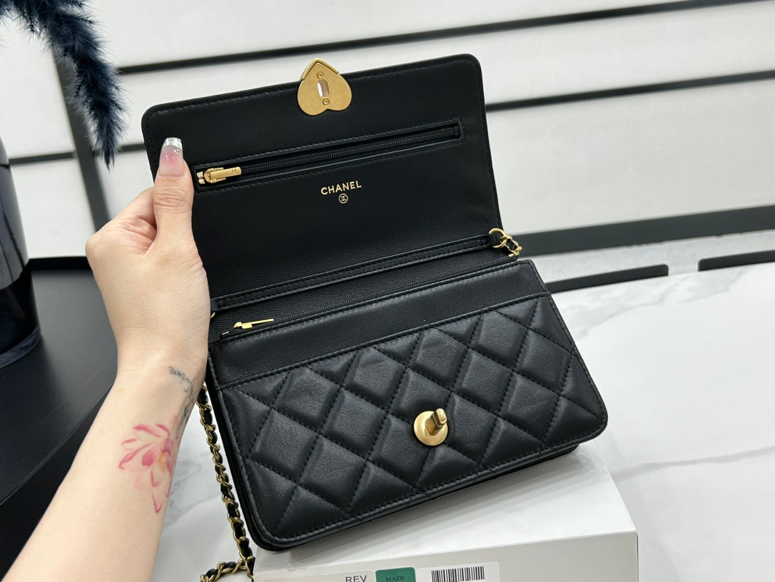 Chanel - Luxury Bag - CHL - 174