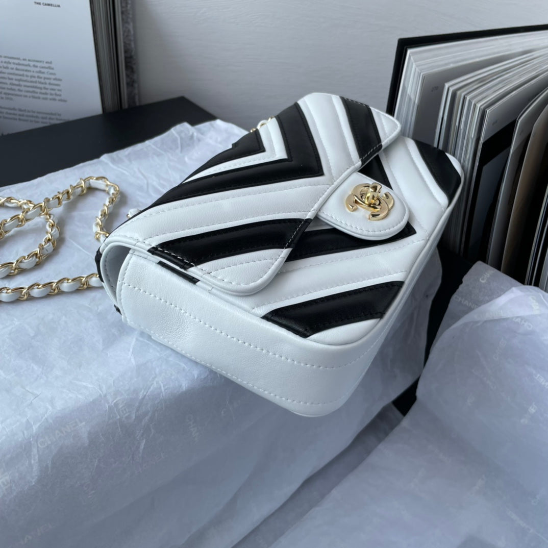 Chanel - Luxury Bag - CHL - 094