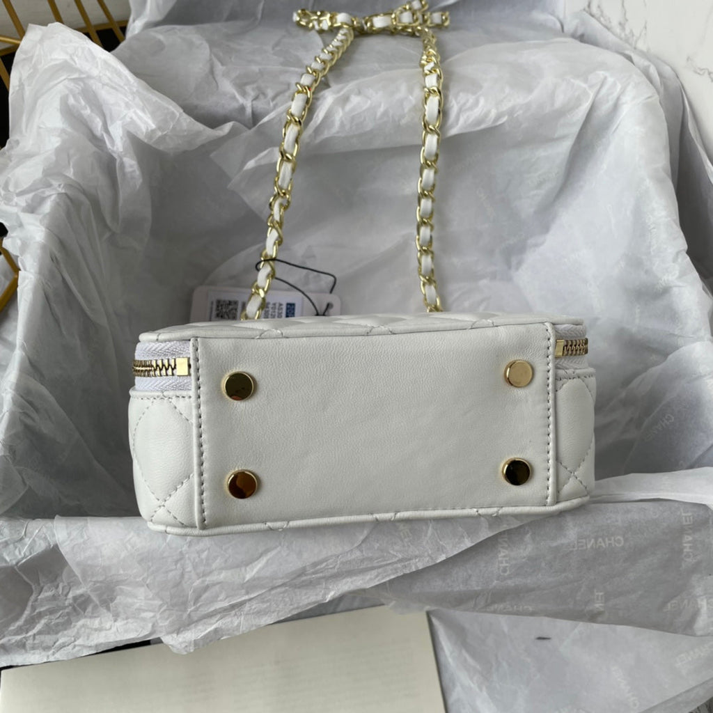 Chanel - Luxury Bag - CHL - 043