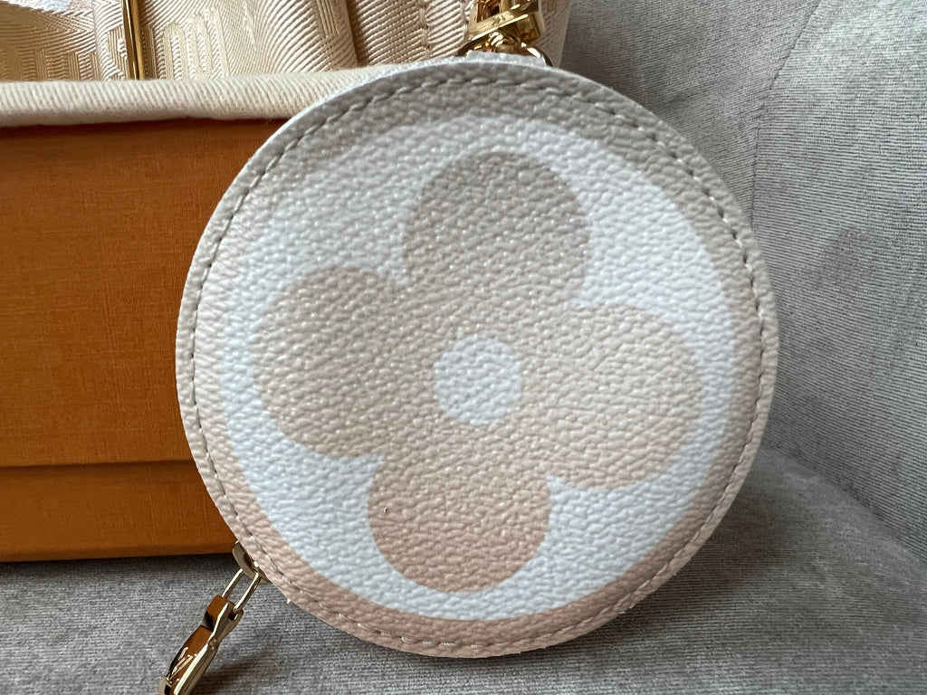 Louis Vuitton Multi Pochette Accessoires Summer By the Pool Limited Edition