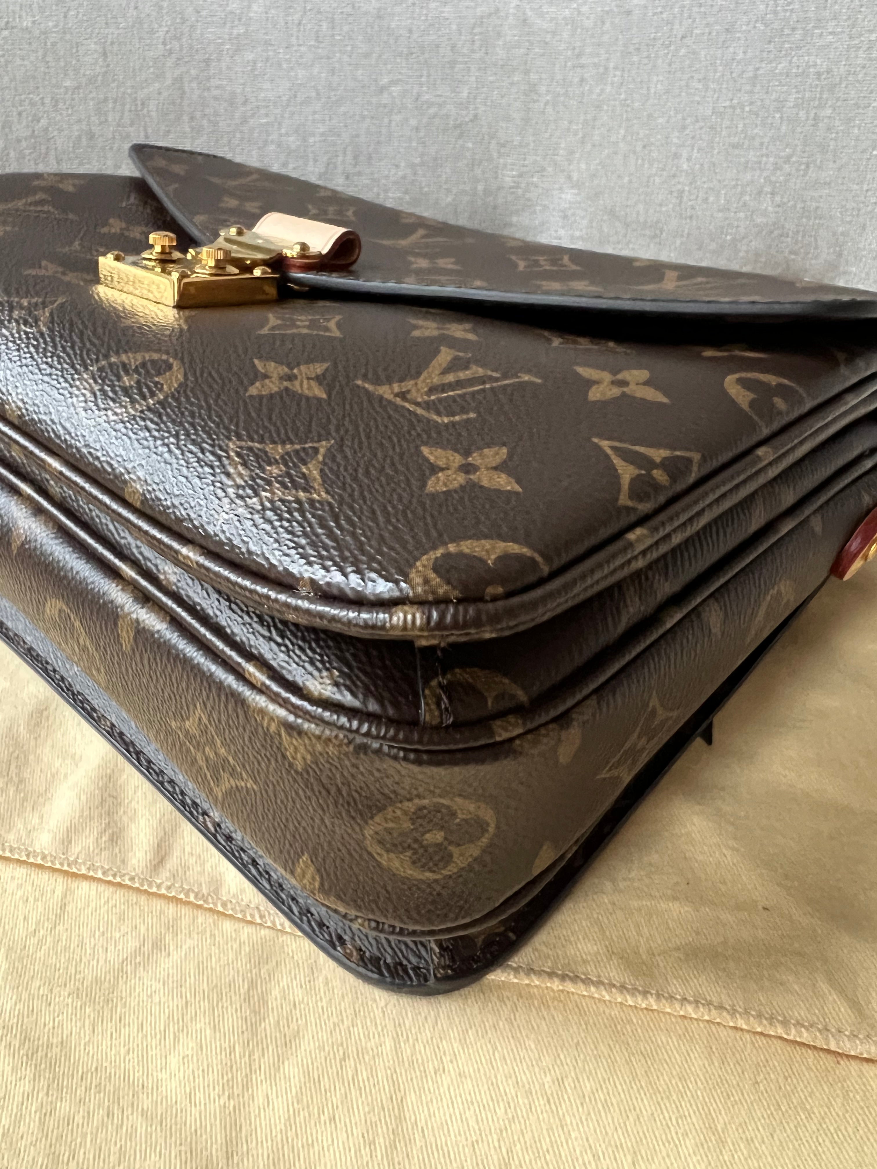 Louis Vuitton Pochette Metis Monogram (RRP £1,830)