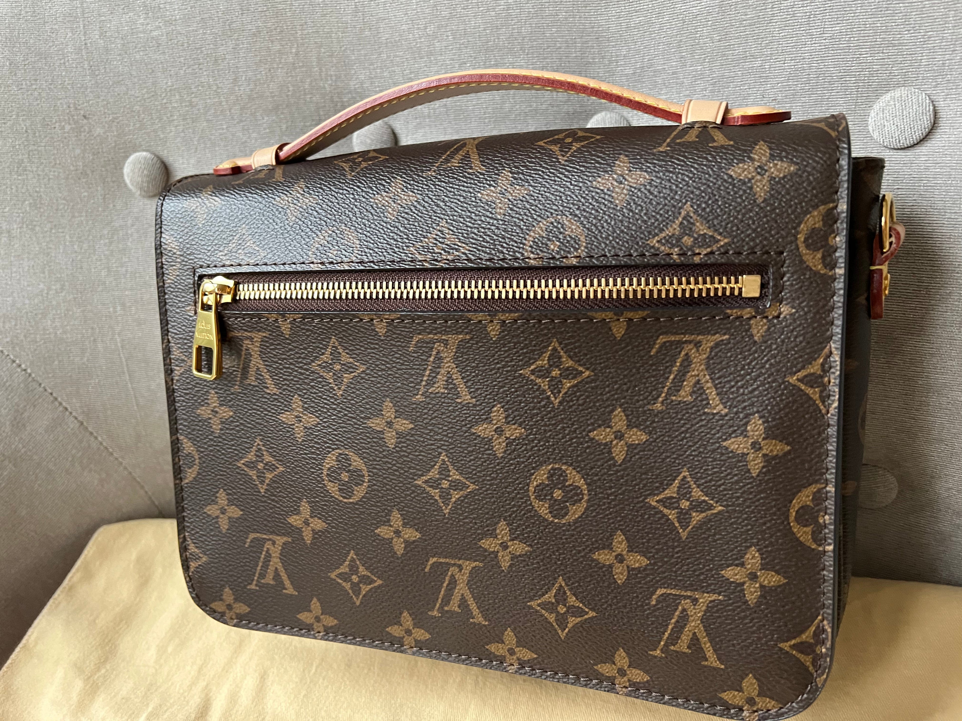 Louis Vuitton Pochette Metis Monogram (RRP £1,830)