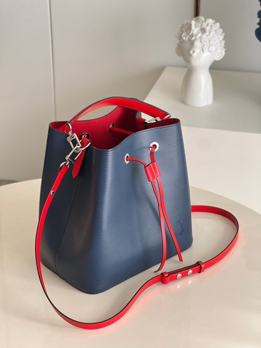 Louis Vuitton NeoNoe MM Bag