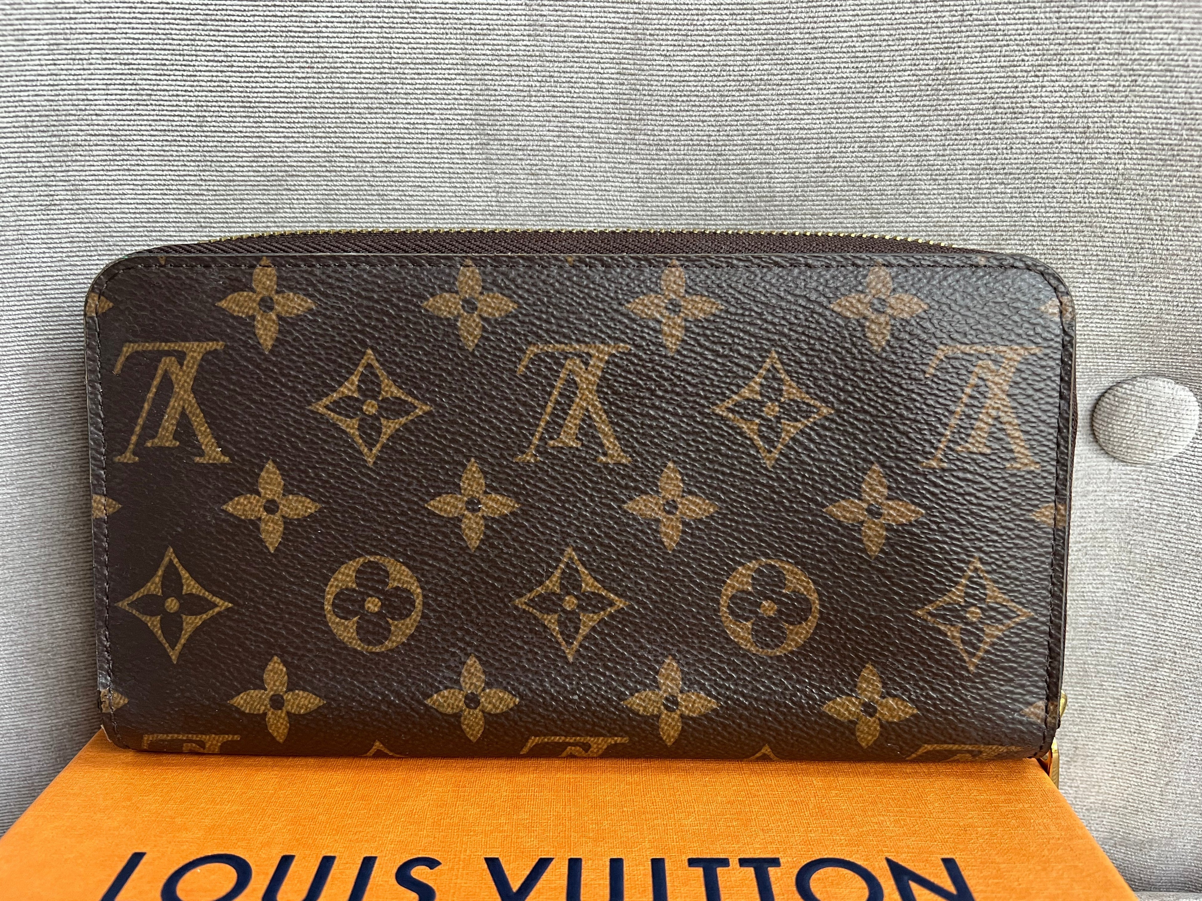 Louis Vuitton Zippy Wallet in Monogram (RRP £565)