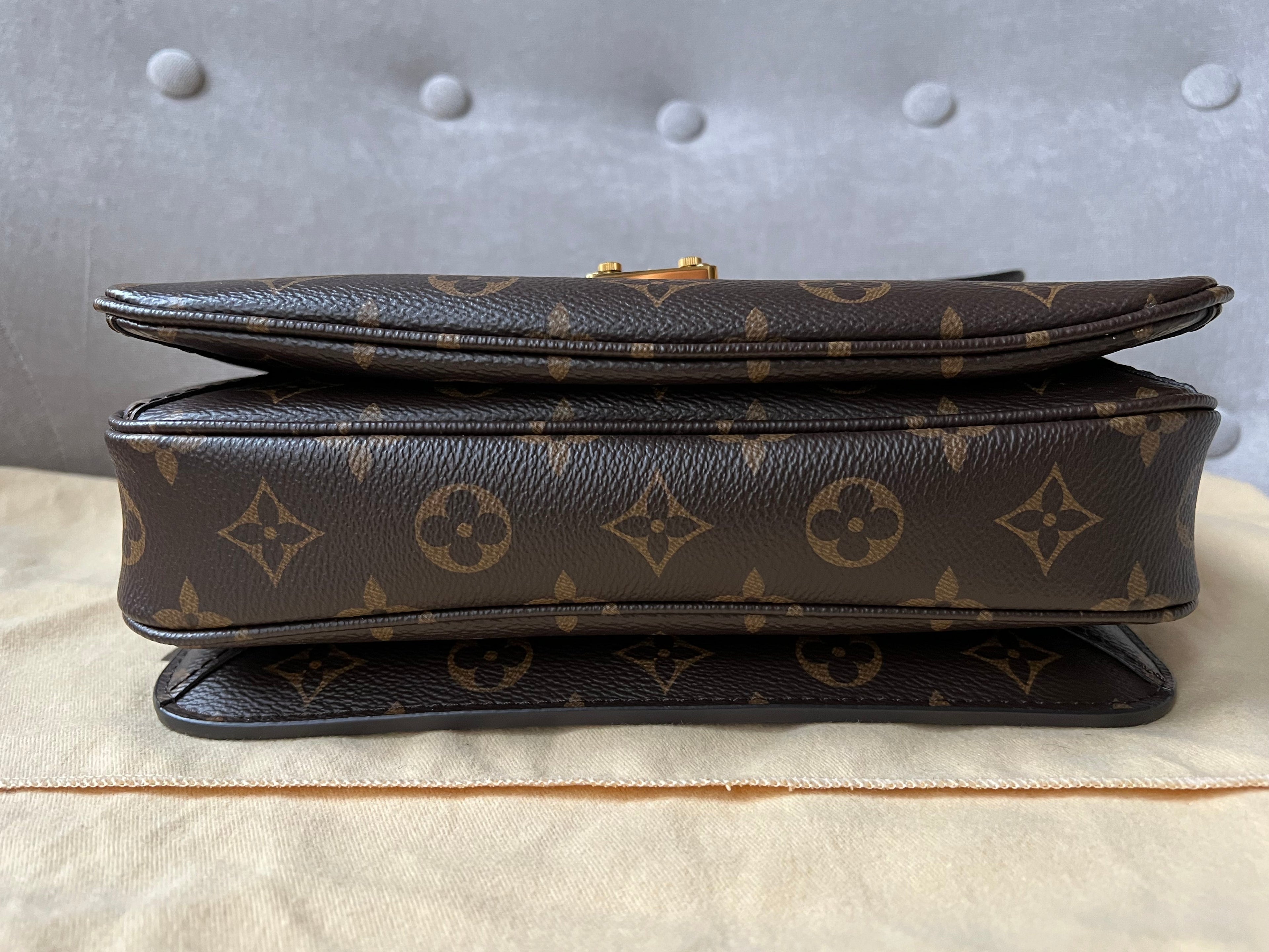 Louis Vuitton Pochette Metis Monogram (RRP £1,830)