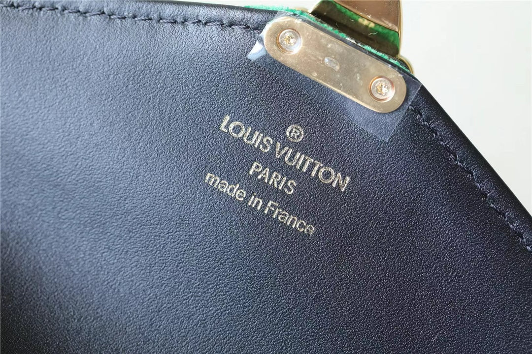 Louis Vuitton Micro Metis Bag