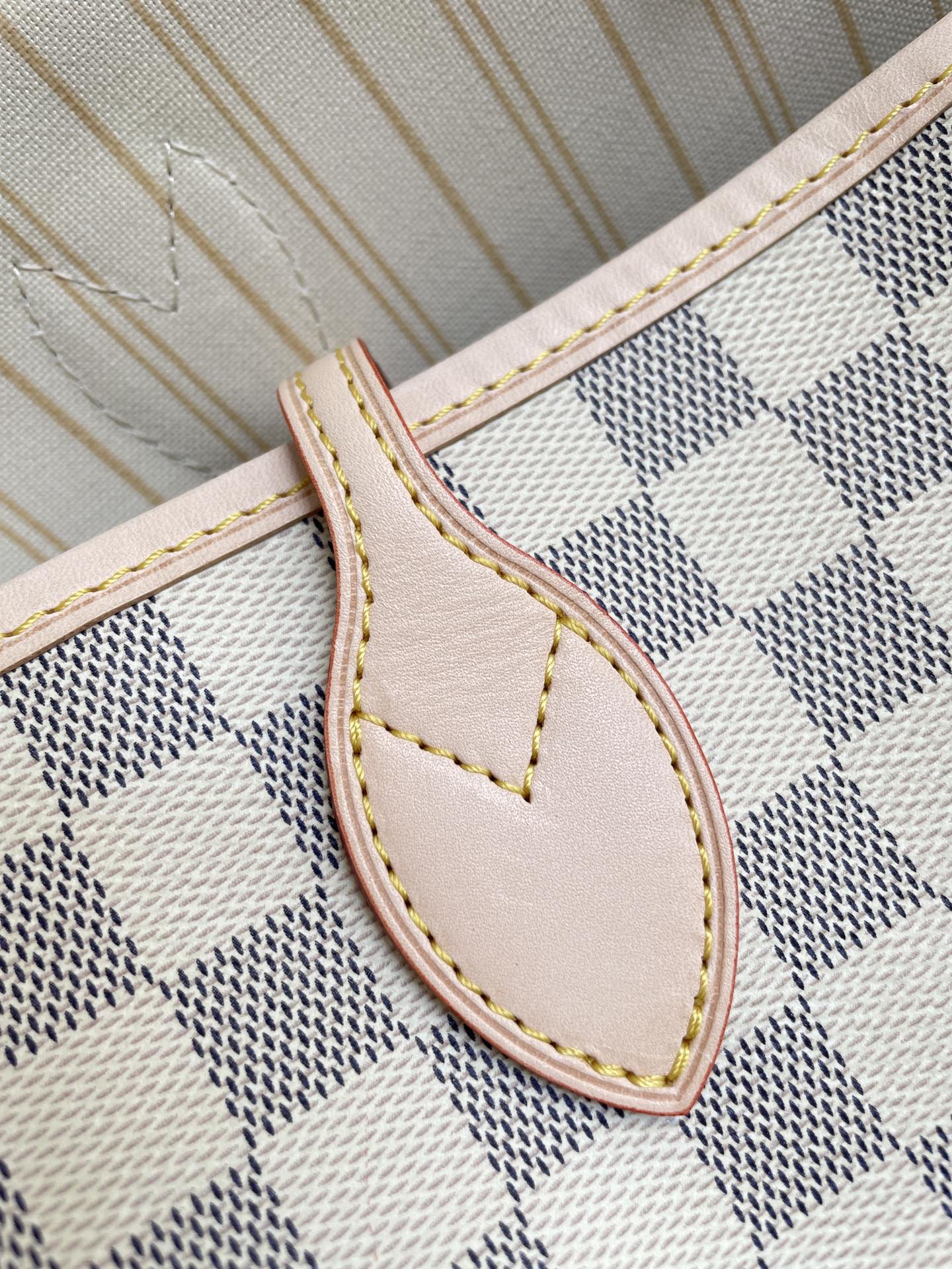 Louis Vuitton Neverfull MM  Tote Bag