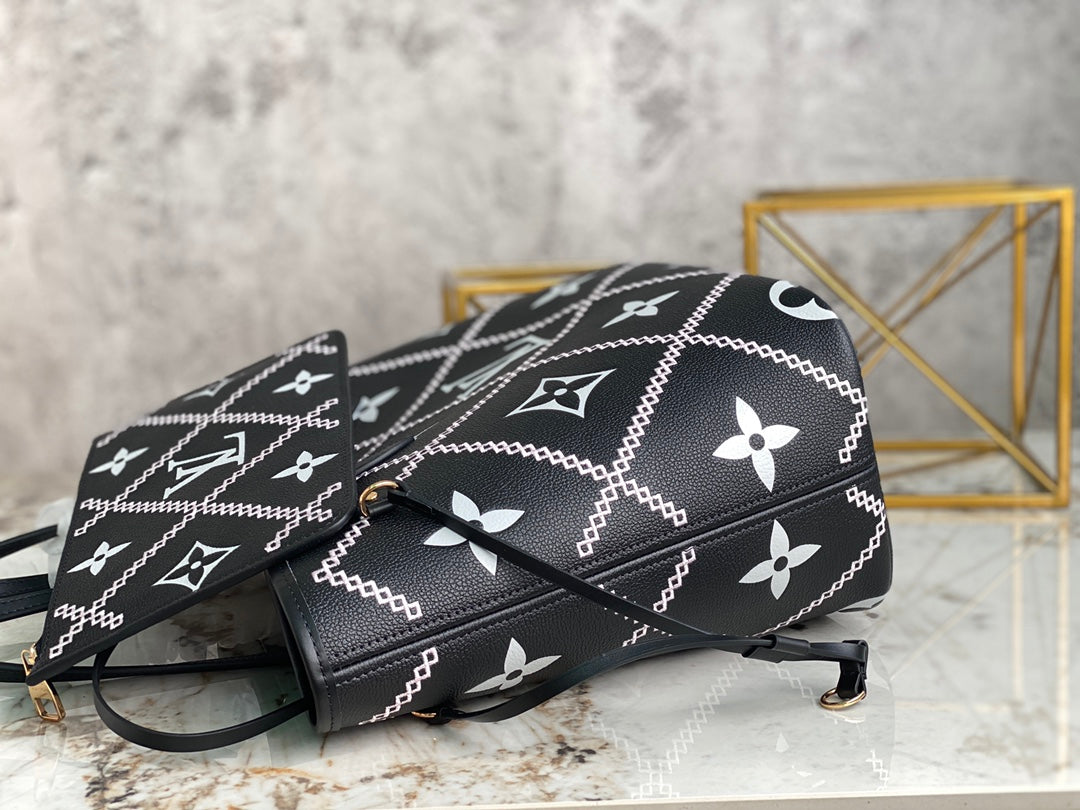 Louis Vuitton Neverfull MM Bag
