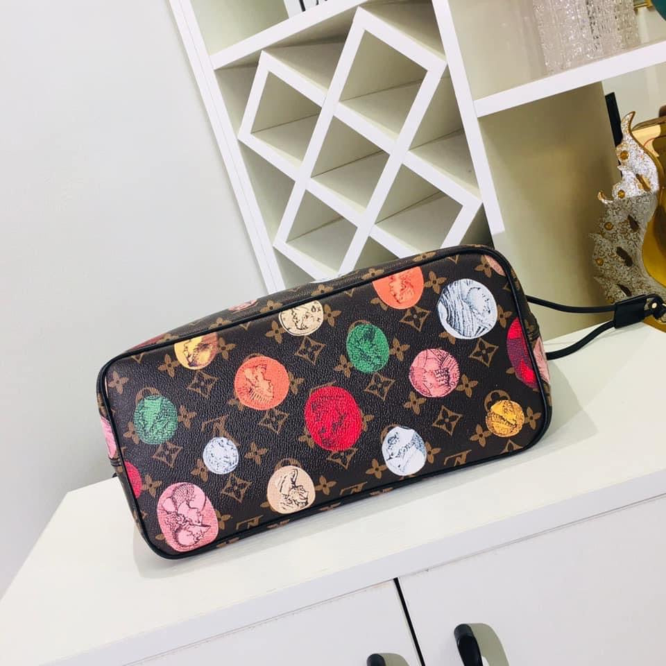 Louis Vuitton Neverfull MM Bag