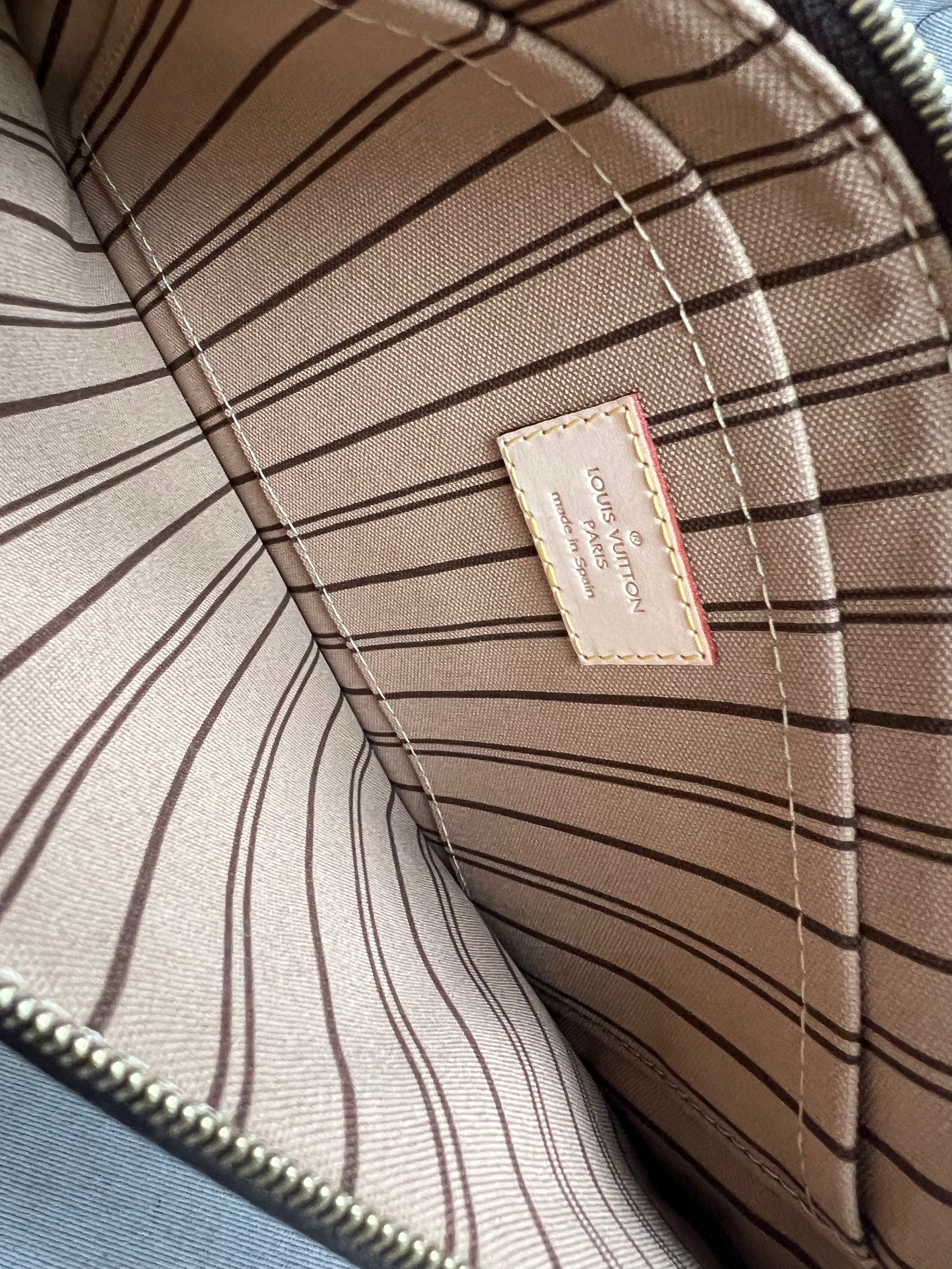 Louis Vuitton Pouch (from Neverfull MM) in Monogram
