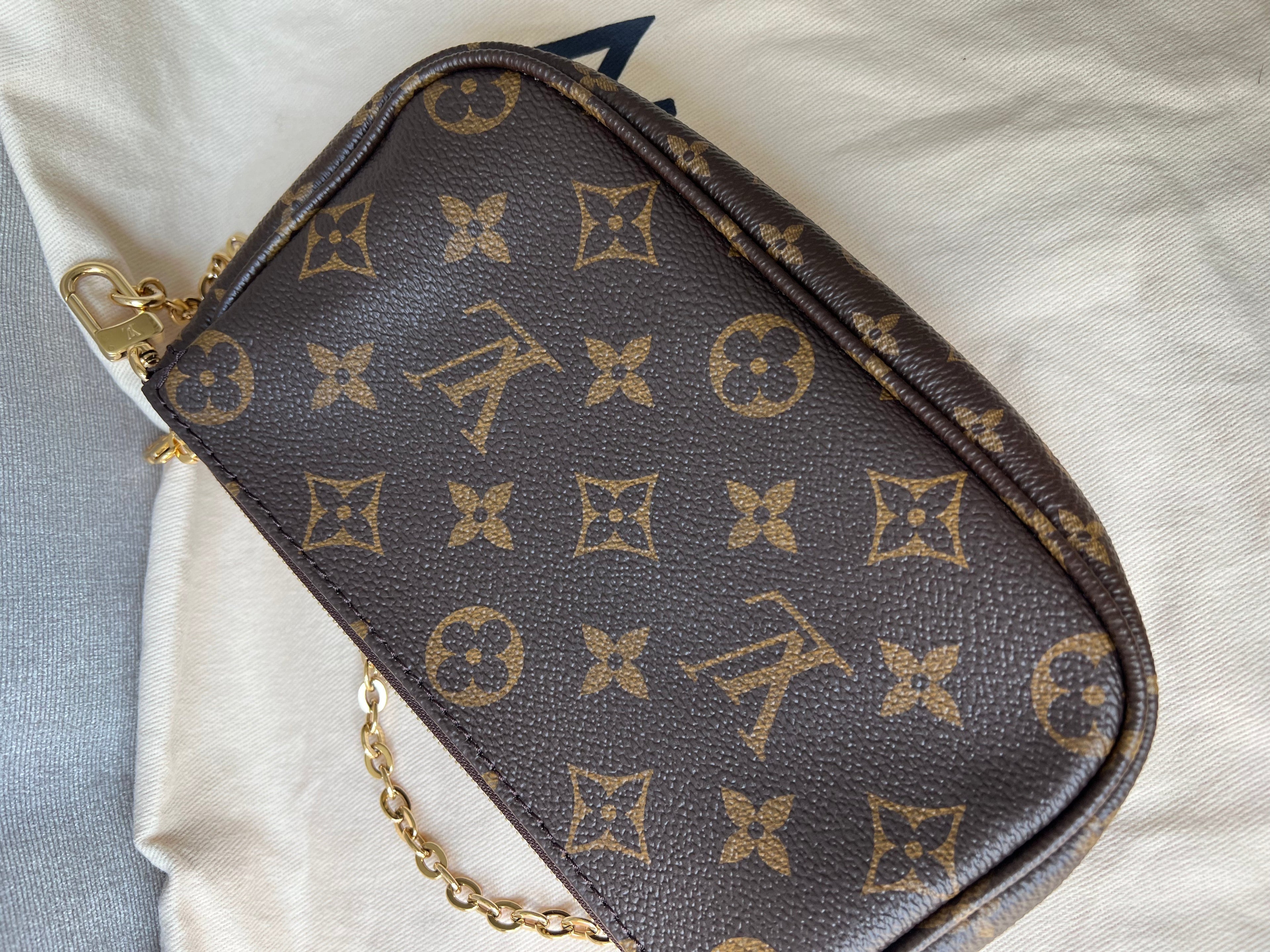 Louis Vuitton Multi Pochette Accessoires Rose Chiaro (RRP £1830)