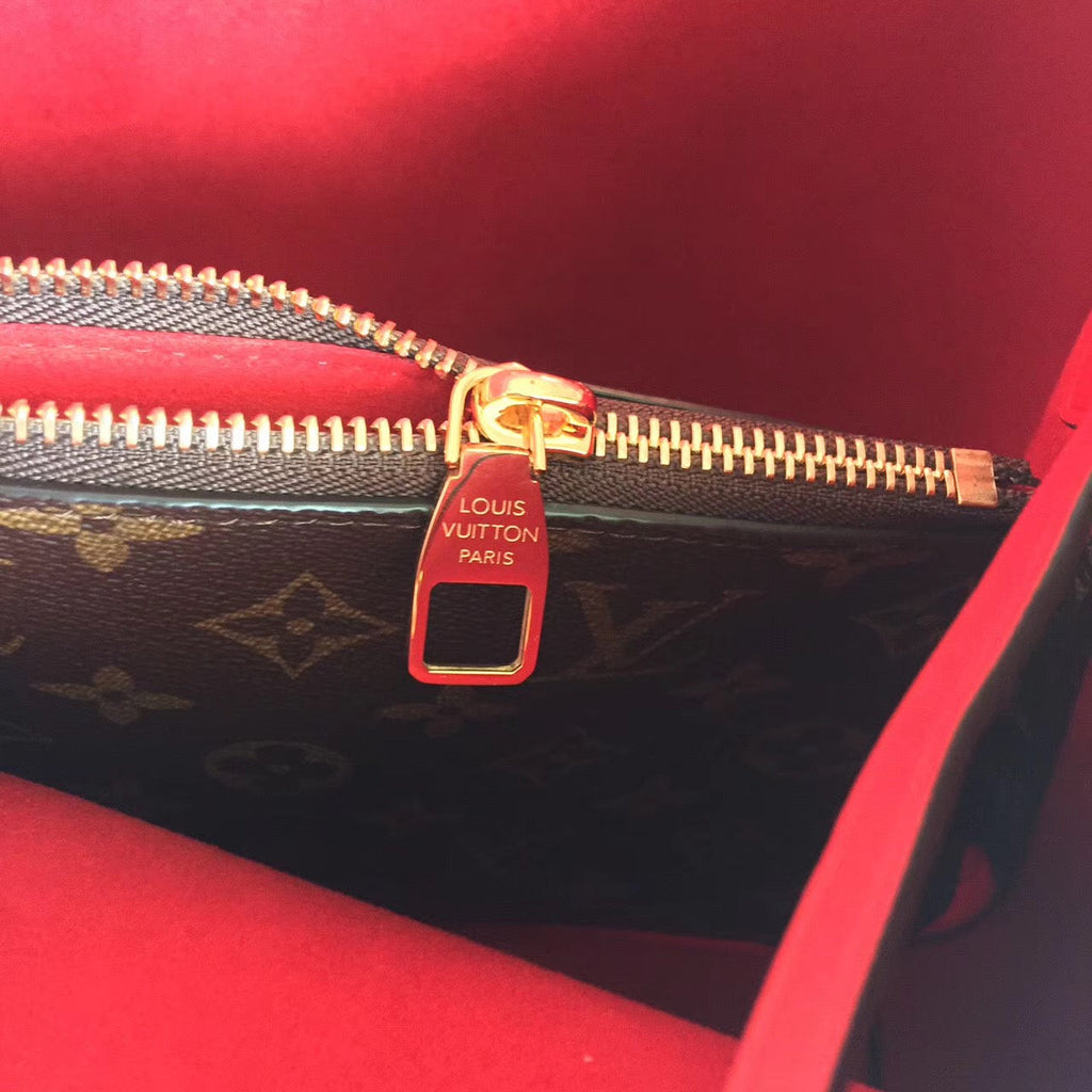 Louis Vuitton NeoNoe MM Bag
