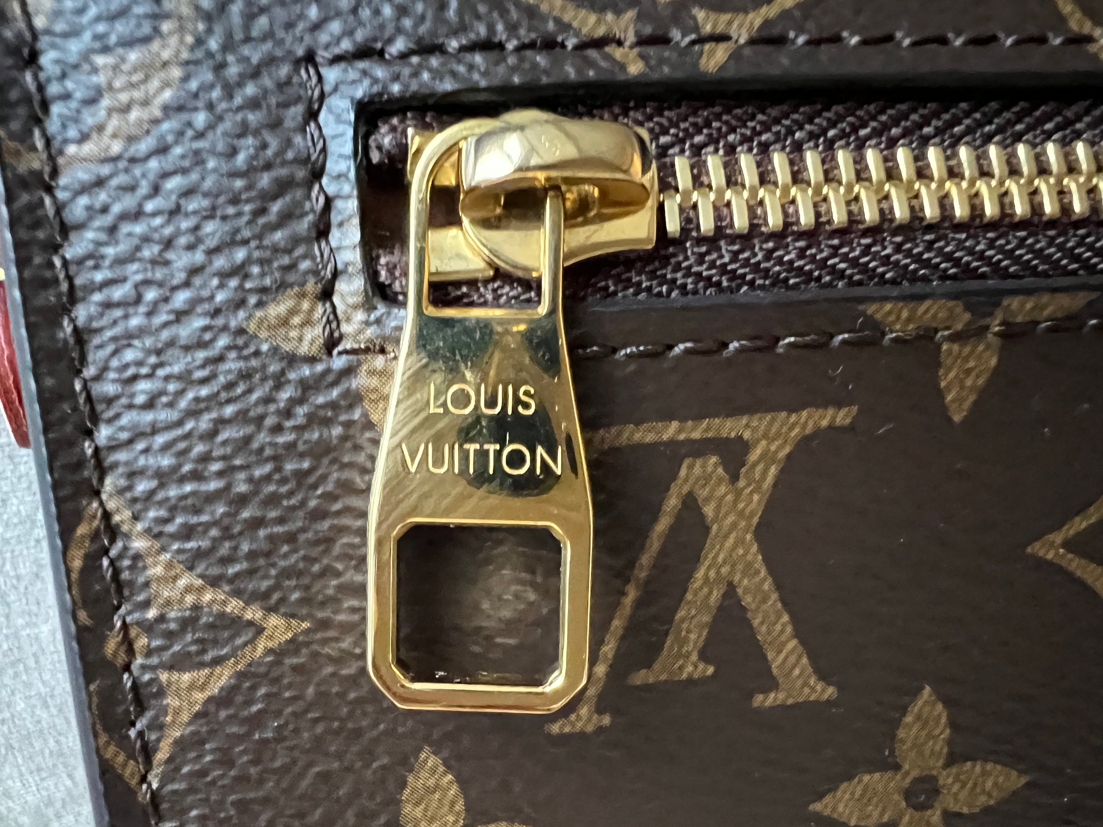 Louis Vuitton Pochette Metis Monogram (RRP £1,830)