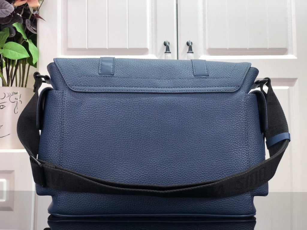 Louis Vuitton Christopher Messenger Bag