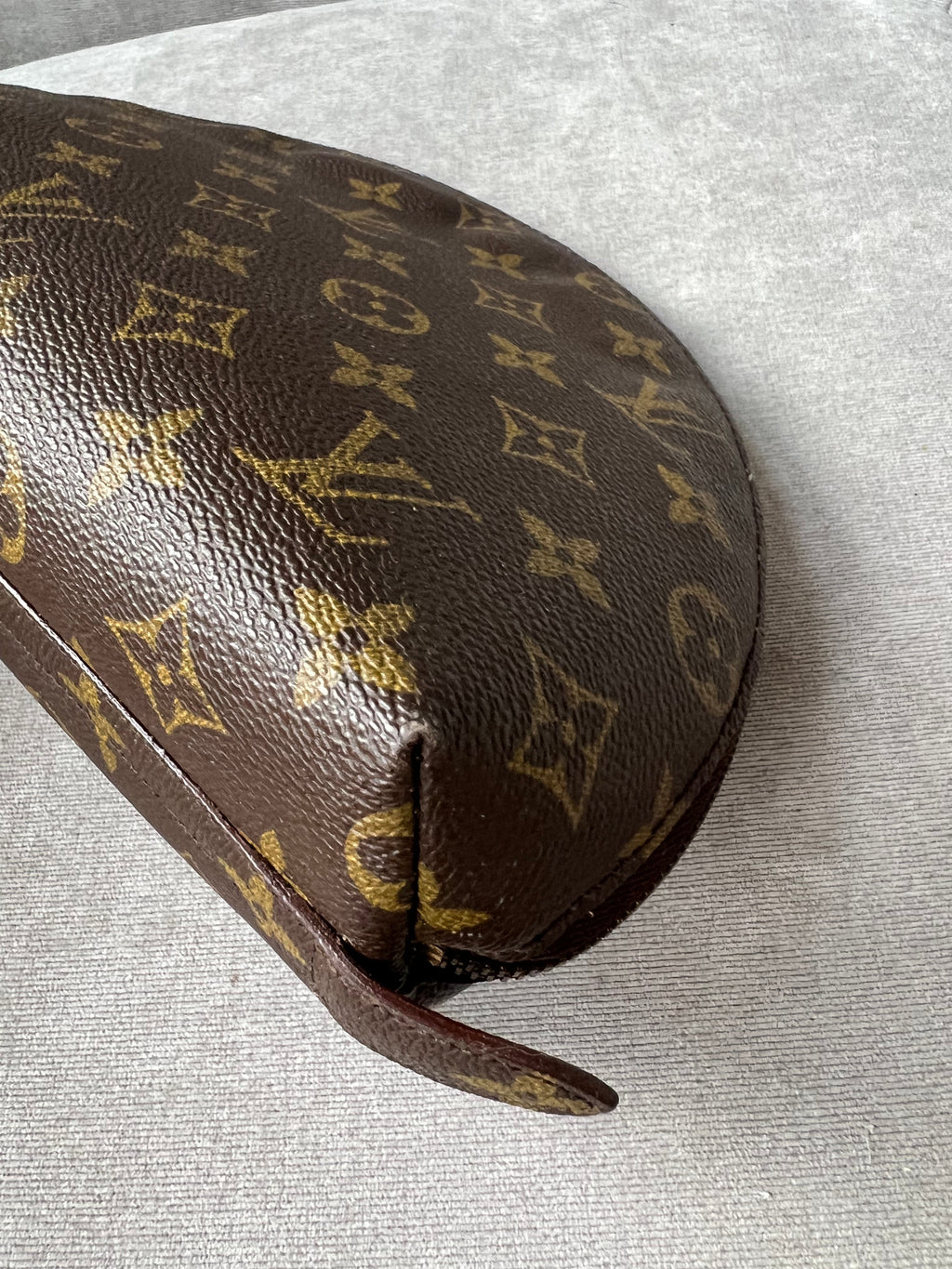 Louis Vuitton Trousse Demi Ronde Monogram