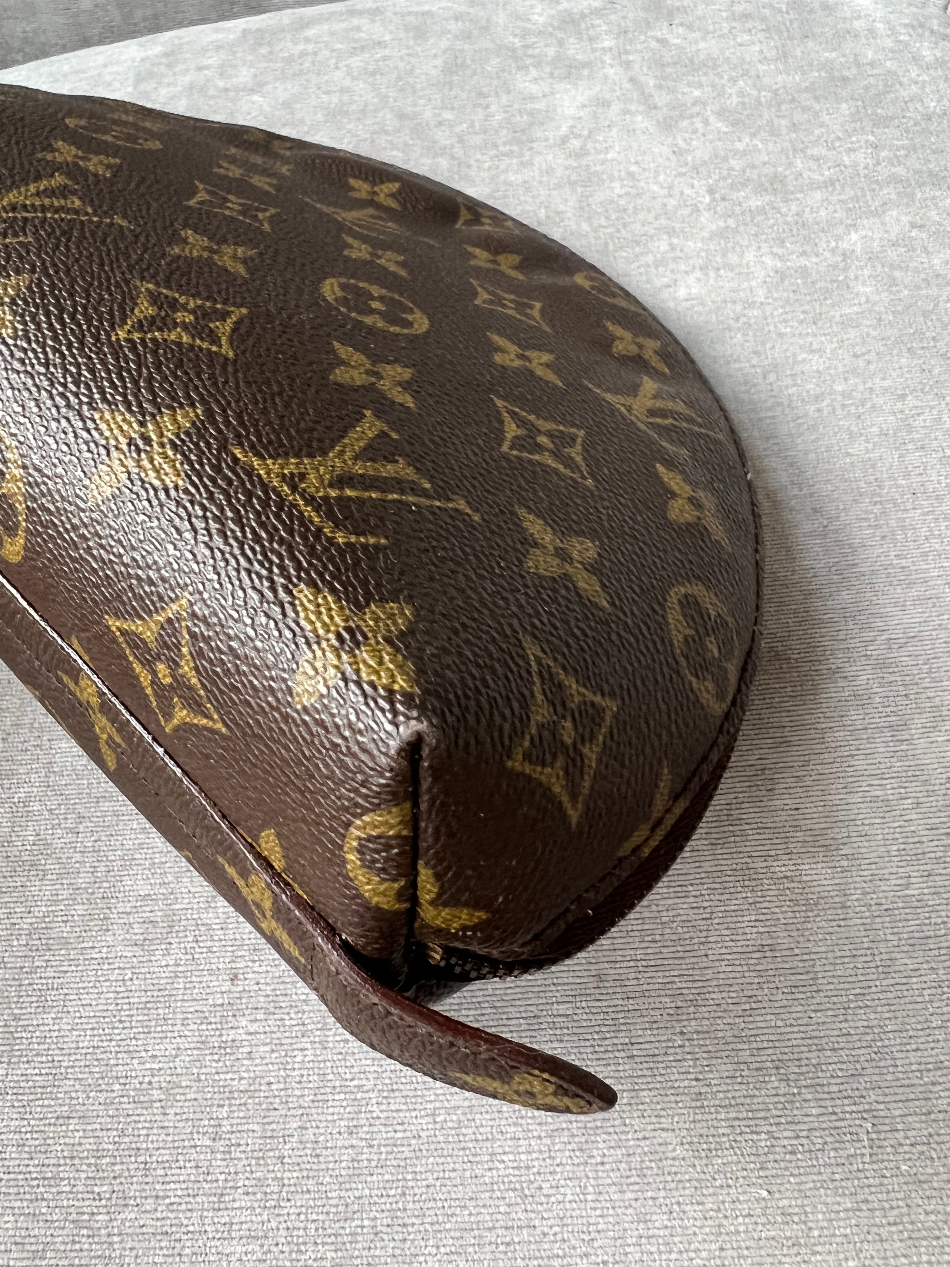 Louis Vuitton Trousse Demi Ronde Monogram