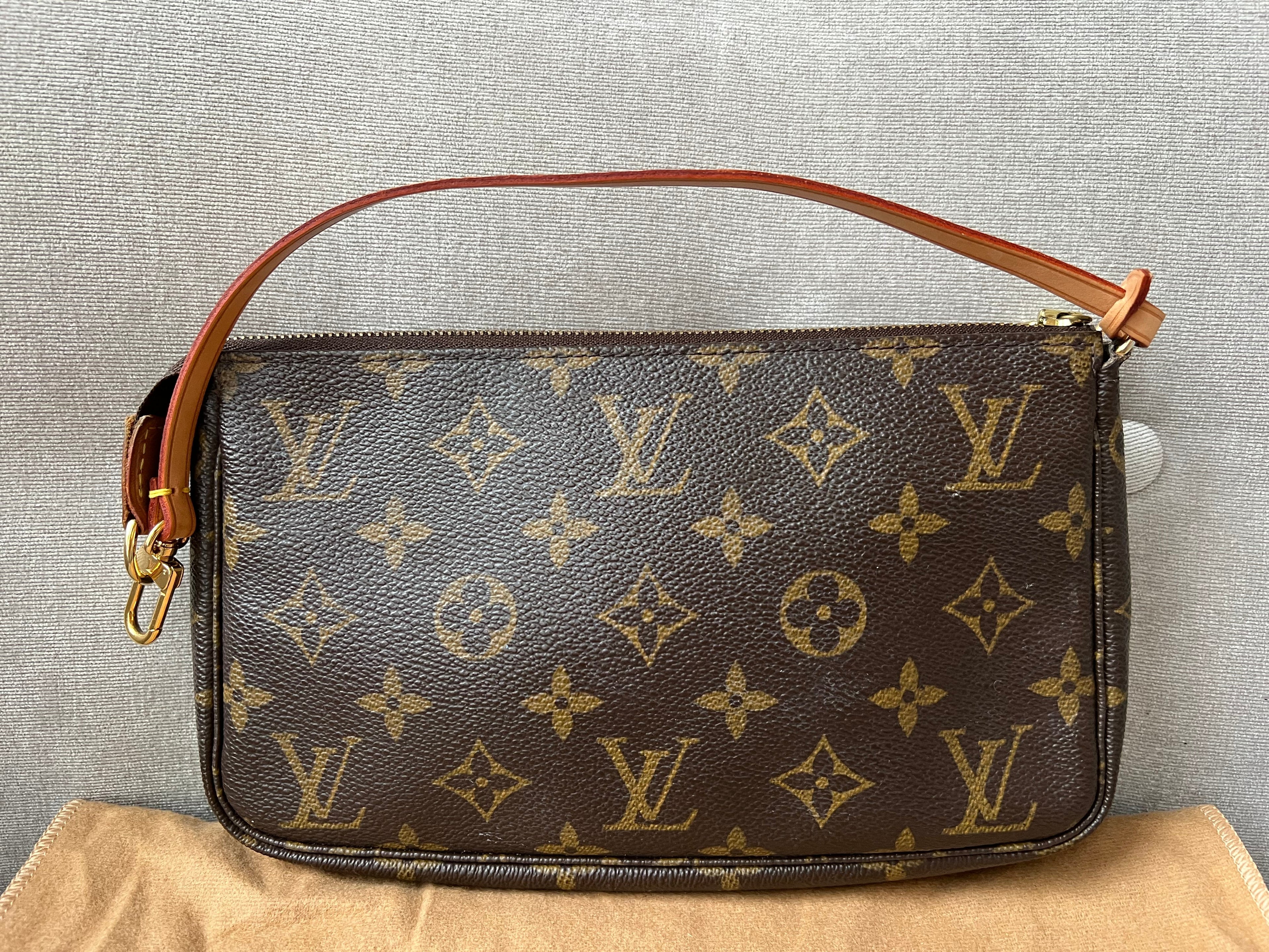 Louis Vuitton Vintage Pochette Accessoires Monogram (RRP £915)
