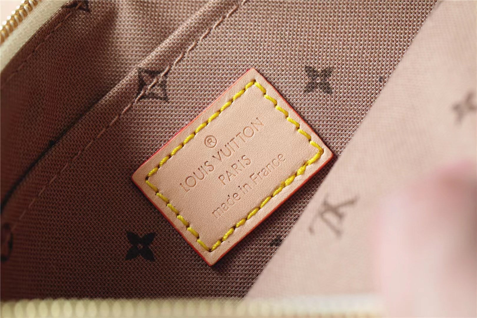 Louis Vuitton Neverfull MM Tote Bag