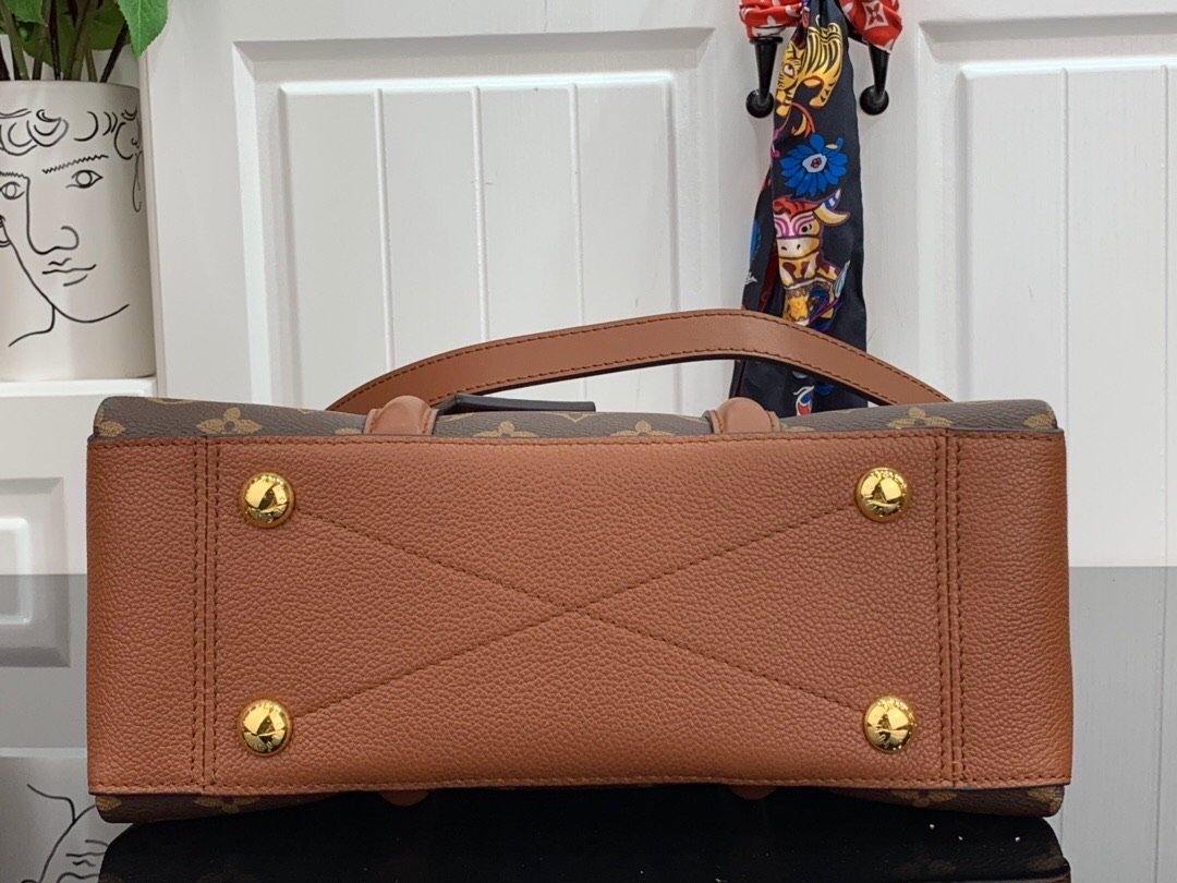 Louis Vuitton Soufflot MM Bag