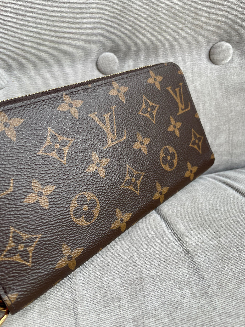 Louis Vuitton Zippy Wallet in Monogram (RRP £565)