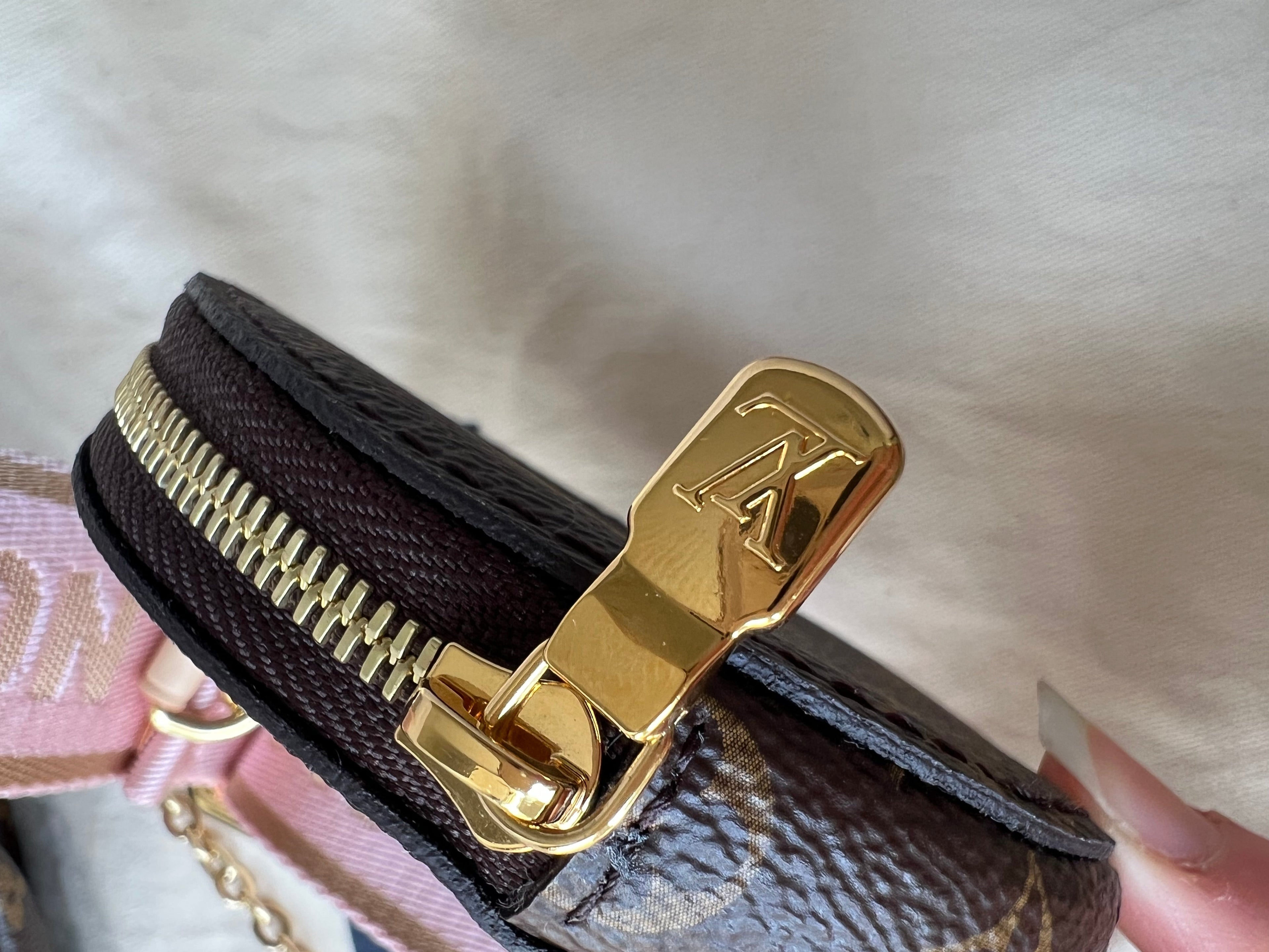 Louis Vuitton Multi Pochette Accessoires Rose Chiaro (RRP £1830)