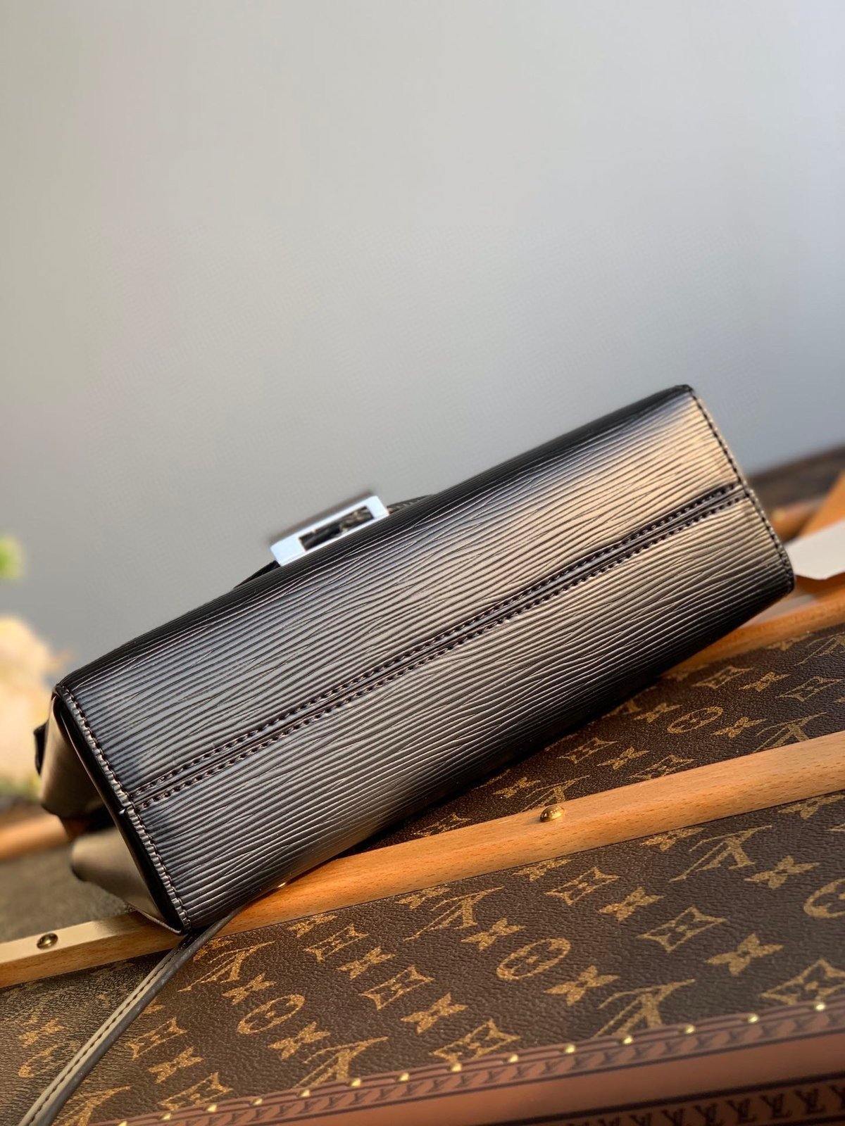 Louis Vuitton Pochette Grenelle Bag