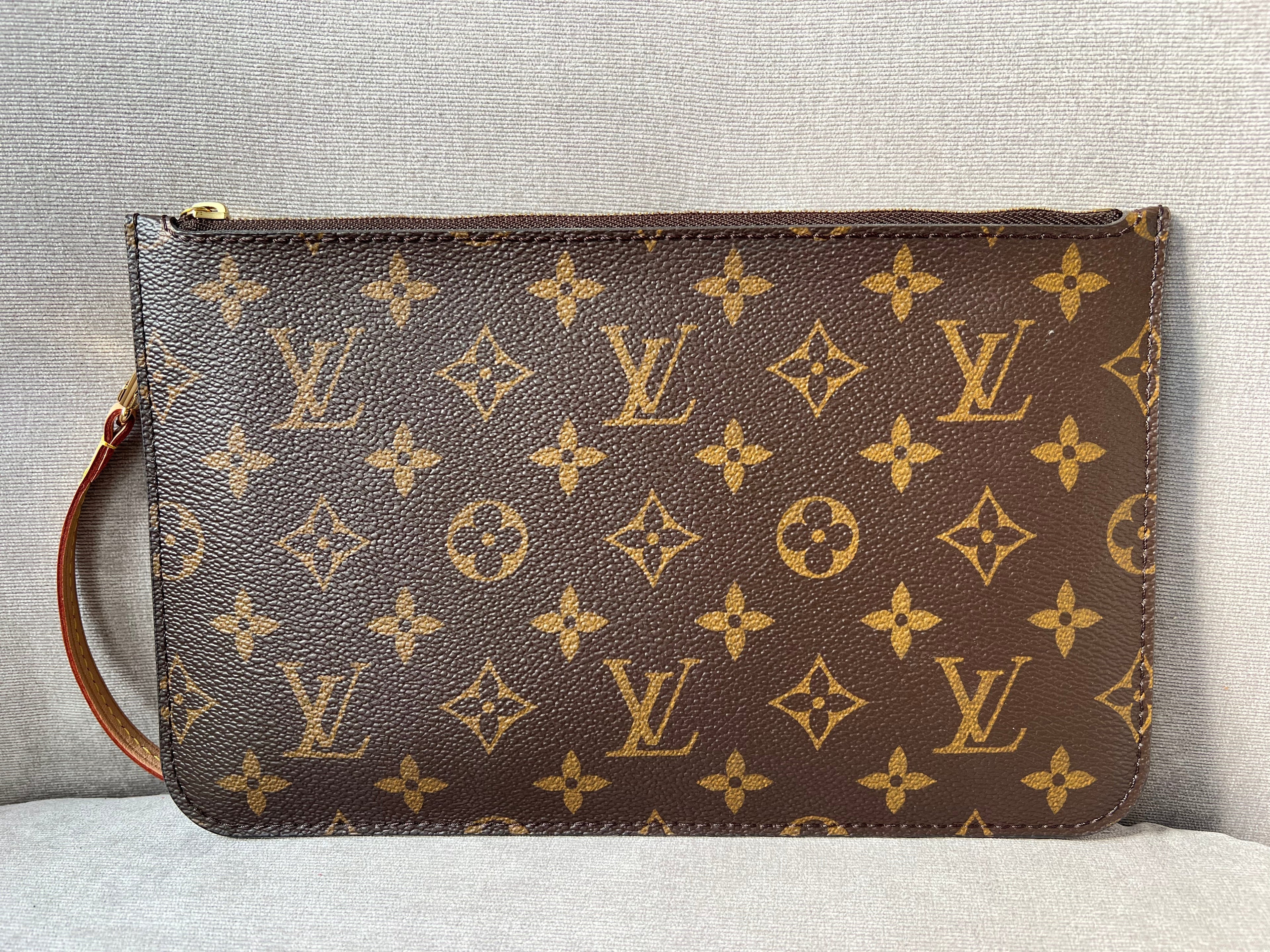 Louis Vuitton Pouch (from Neverfull MM) in Monogram