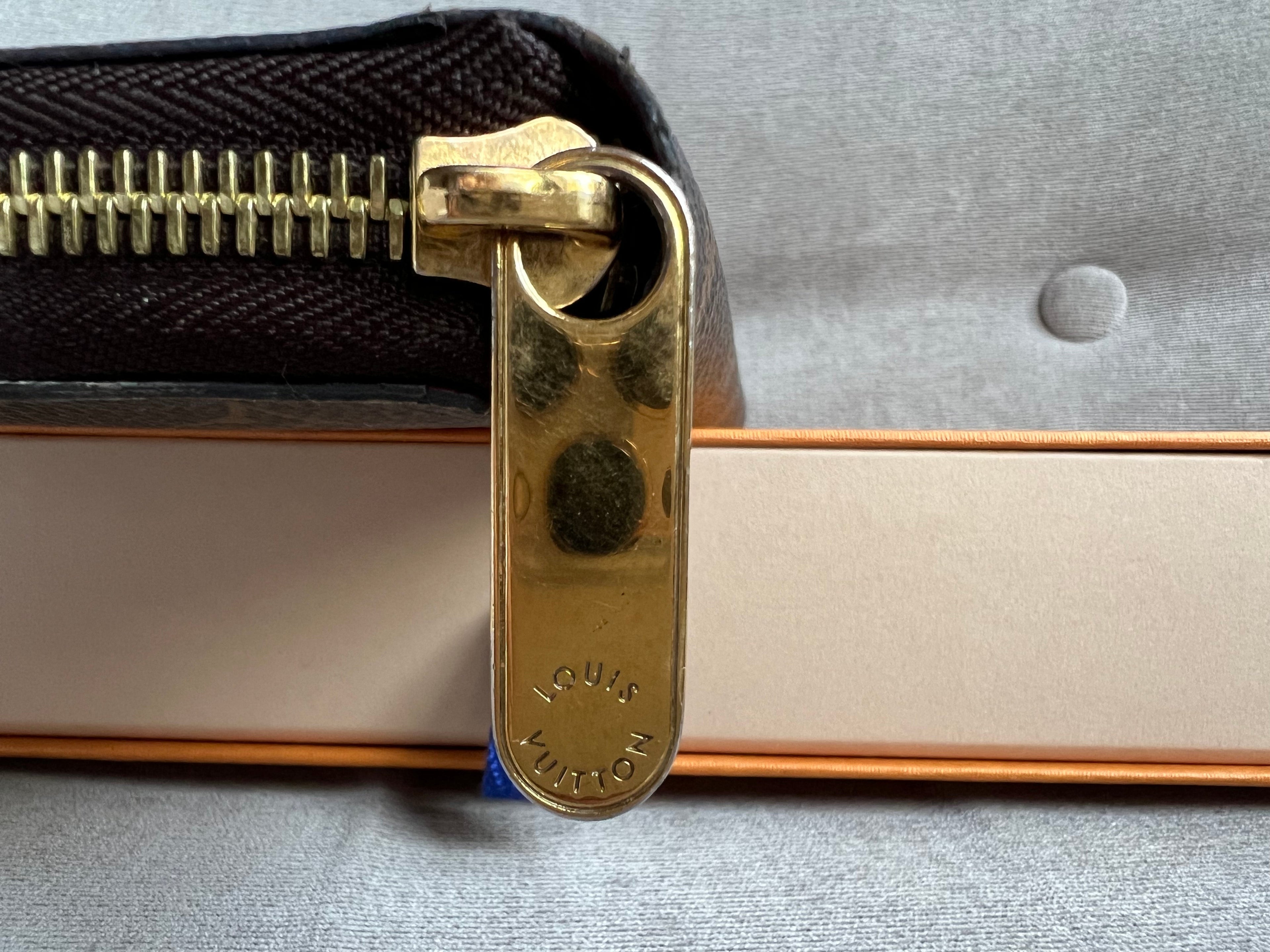 Louis Vuitton Zippy Wallet in Monogram (RRP £565)