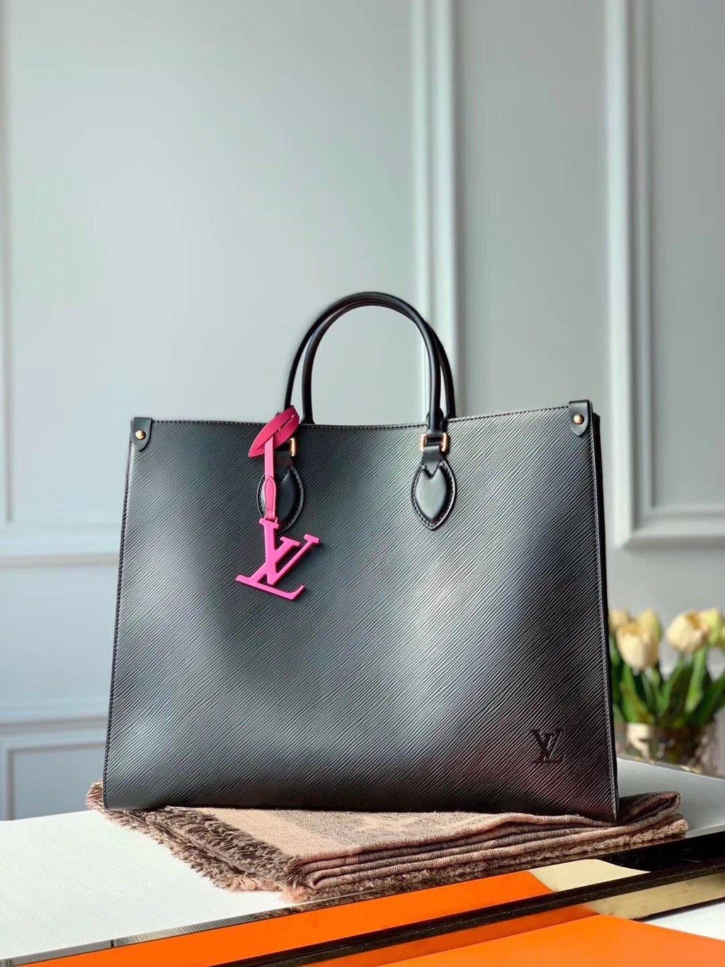 Louis Vuitton OnTheGo MM Bag