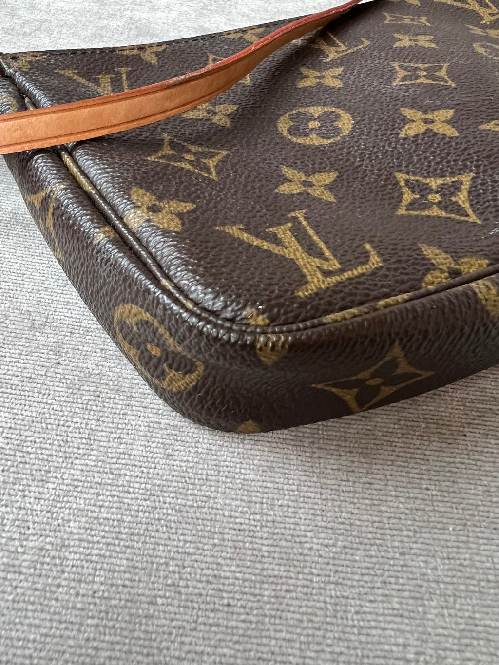 Louis Vuitton Vintage Pochette Accessoires Monogram (RRP £915)